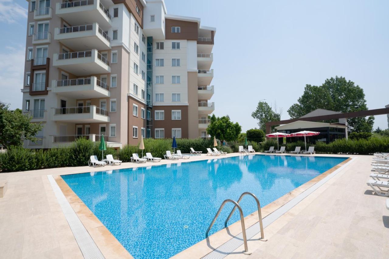 Appart hôtel River Park Lara *